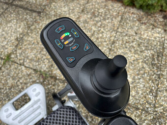 Elektrický invalidní vozík - 11