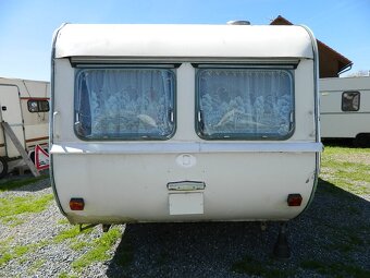 Prostorný dvouosý karavan Tabbert - 11