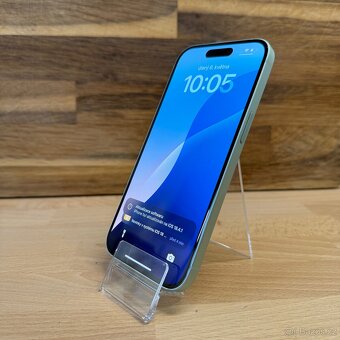 iPhone 15 128GB světle zelený (12 měsíců záruka) - 11