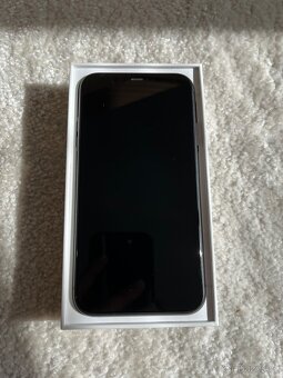 iPhone 11 – 128 GB, perfektní stav - 11