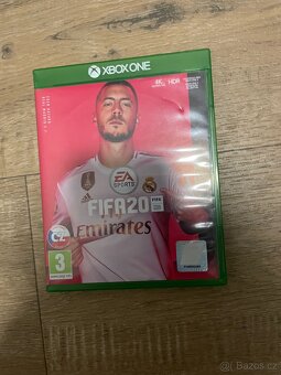 Xbox One 780GB - 11
