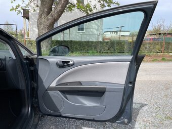 Seat Leon 1,6 MPi Serviska, Klima, 8xPneu - 11