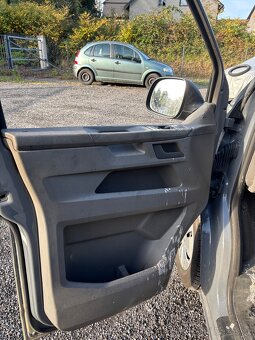 Volkswagen Caravelle 2,0TDI 81KW 2023 9 míst - 11
