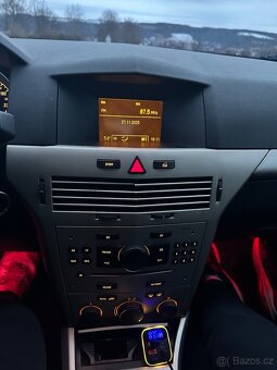 Opel Astra H 1.6 85kw automat - 11