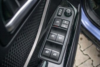 Toyota C-HR 1.8 Hybrid 90kW E-CVT Selection - 11