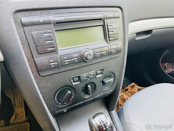 ŠKODA OCTAVIA 1.6 i BENZÍN COMBI VYHŘEV SEDADEL - 11