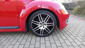 VW Beetle Sport 1.2Tsi,90kW.rok 2012. 136t km. - 11