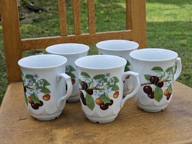 Sada porcelánových hrnků s třešněmi - 11