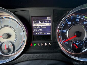 Dodge Grand Caravan - 11