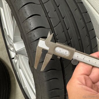 Alu kola Škoda Octavia, 225/45 R17 Nokian a Sava, 5x112 - 11