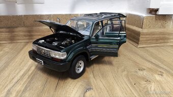 Model Toyota Land Cruiser LC80 1:18 Keng Fai - 11
