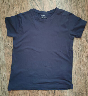 12 triček, vel. 146/152 - 11