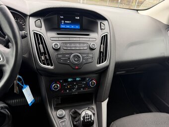 Ford Focus kombi 1,0i 74kW r.v.2015 - 11