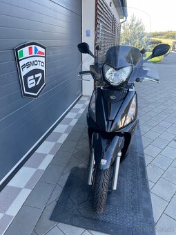Kymco People GTi 200 rok 2011 - 11
