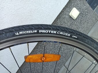 Prodám dámské trekové kolo FELT, Shimano Deore - 11