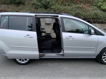 Mazda 5   2.0 i - 16V      7 míst - 11
