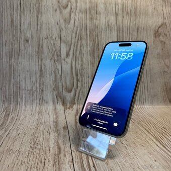 iPhone 15 128GB, bílý (12 měsíců záruka) - 11