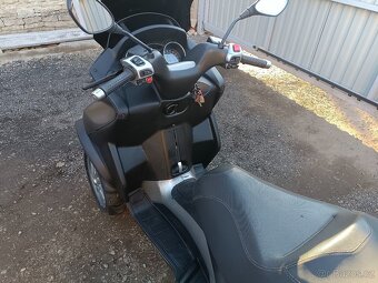 Piaggio mp3 400 Cz doklady v ceně - 11