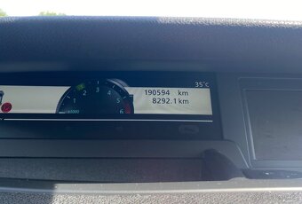 Renault Megane Scenic - 11