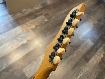 Elektrická kytara Jolana Futurama III, (pro renovaci) - 11