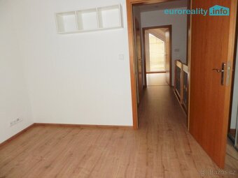 Prodej, rodinný dům, 88 m2 na pozemku 165 m2, Bašť, Praha-vý - 11