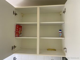 Moderní kuchyňská linka se spotřebiči - 11