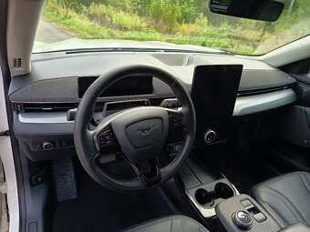 Ford mustang Mach e 99kwh - 11