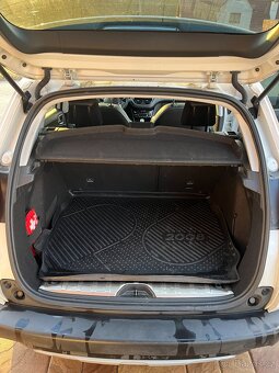 Peugeot 2008 1.2 96kw benzin - 11
