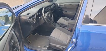 Toyota Auris 1.8 Hybrid, výbava Selection - 11