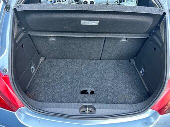 Opel Corsa D 1.2 16V benzín 4válec - 11