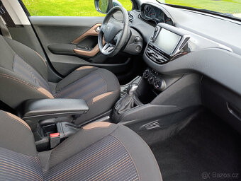 Peugeot 208 Style 1.2 60KW, servis, PĚKNÝ STAV - 11