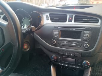 Kia ceed kombi 2013 - na díly nebo k opravě - 11
