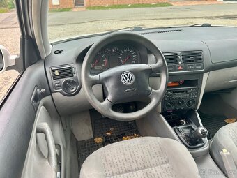 Volkswagen Golf - 11