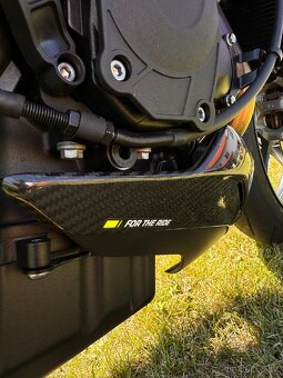 Triumph Street Triple 765 RS Moto2 TM Edice - 11