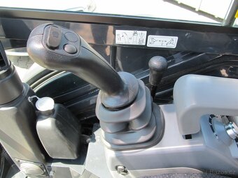 Hitachi ZAXIS 26U - 11