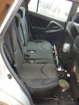 Toyota RAV4 2.2 100kW 2007 – prodám díly - 11