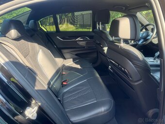 BMW 730d M-Paket xDrive I.majitel CZ rok 2022 záruka 5/2025 - 11