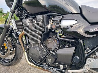 Yamaha XJR 1300 top stav - 11