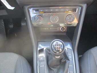 VW Tiguan 2.0TDi 110kW TAŽ.Z PANORAMA 6MAN VÝHŘEV - 11