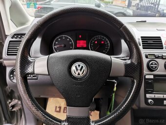Volkswagen Touran 1.4TSi 103kw Cross 7míst - 11