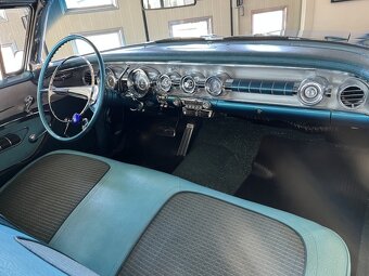 1958 Pontiac Bonneville Sportcoupe - 11