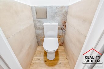 Pronájem moderního bytu 1+kk s lodžií, 27 m2, ul. Výškovická - 11