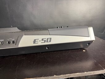 Roland E50 Arranger Keyboard - 11