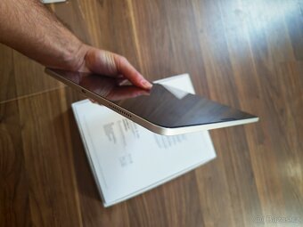 iPad Air 13 WiFi 128 GB - TOP STAV V ZARUCE - 11