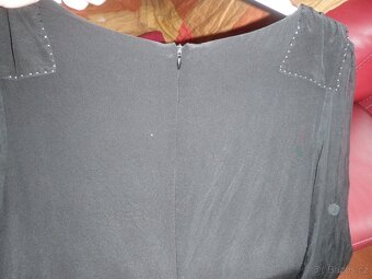 černé dražší značkové hedvíbné šaty - vel. 38 - 11