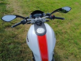 Ducati Monster 696 - 11