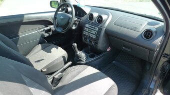 FORD FIESTA  1.3i 44KW  ČERNÁ BARVA 2004 NOVÁ TK  - 11