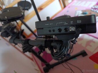 Elektronické bicí Alesis debut Kit - 11