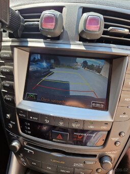 Lexus is 220d - 11