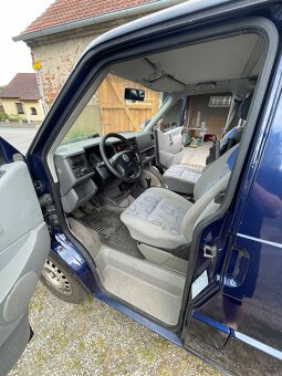 VOLKSWAGEN MULTIVAN T4 - 11